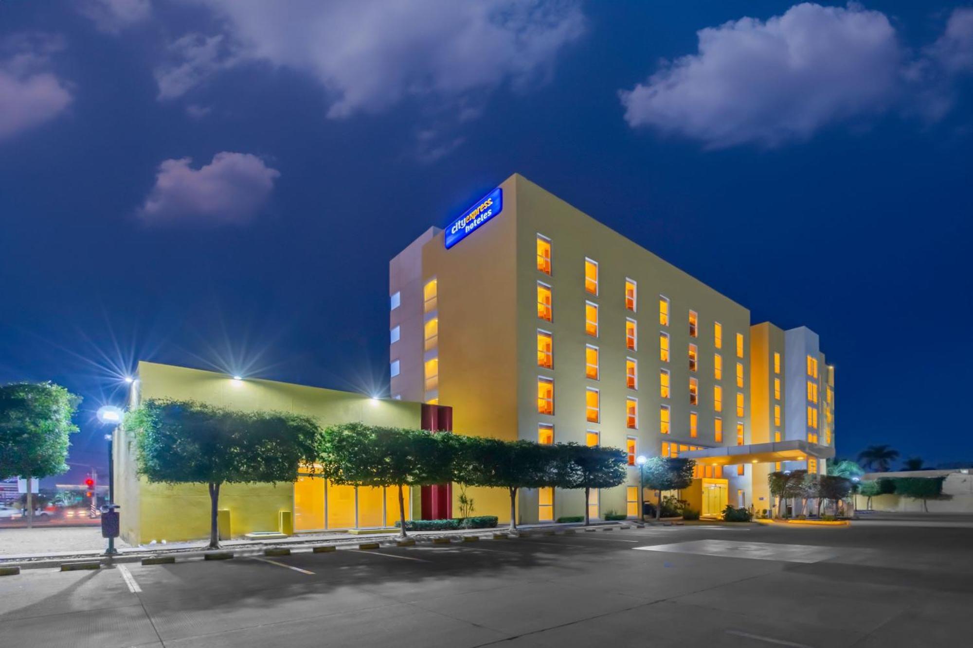 City Express By Marriott Ciudad Obregón Exterior foto